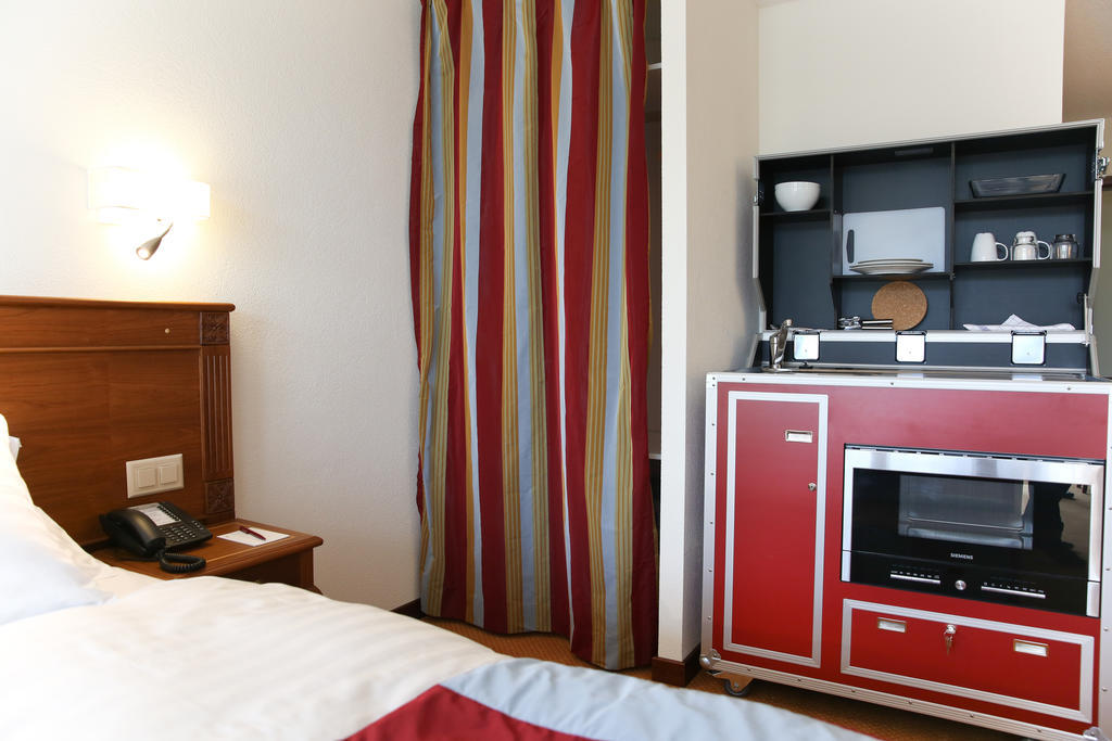 Hotel Des Inventions Ecublens  Δωμάτιο φωτογραφία